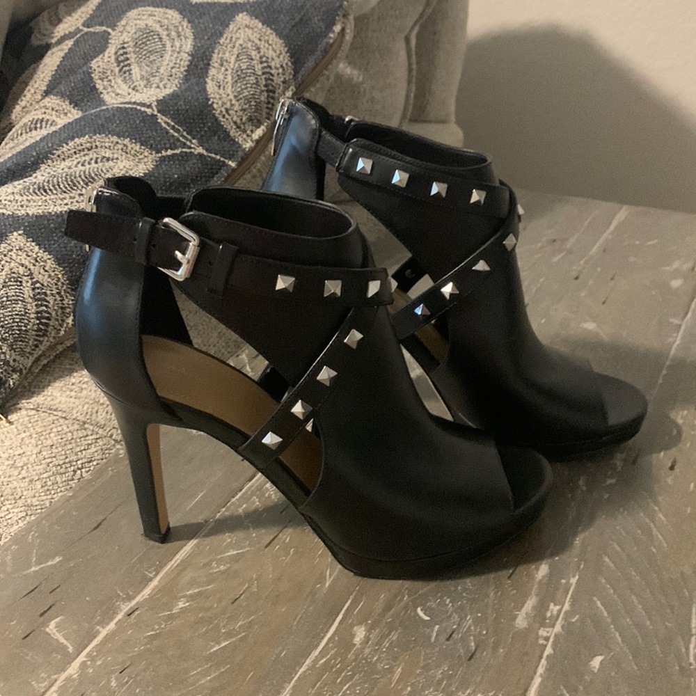 Marc Fisher Size 8 1/2 Gently Used 4 Inch Heels